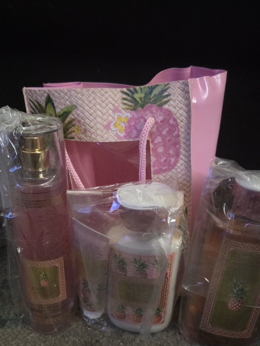 4 Piece Set Costa Rica Pink Pineapple Scented Body Care Gift Set BBW